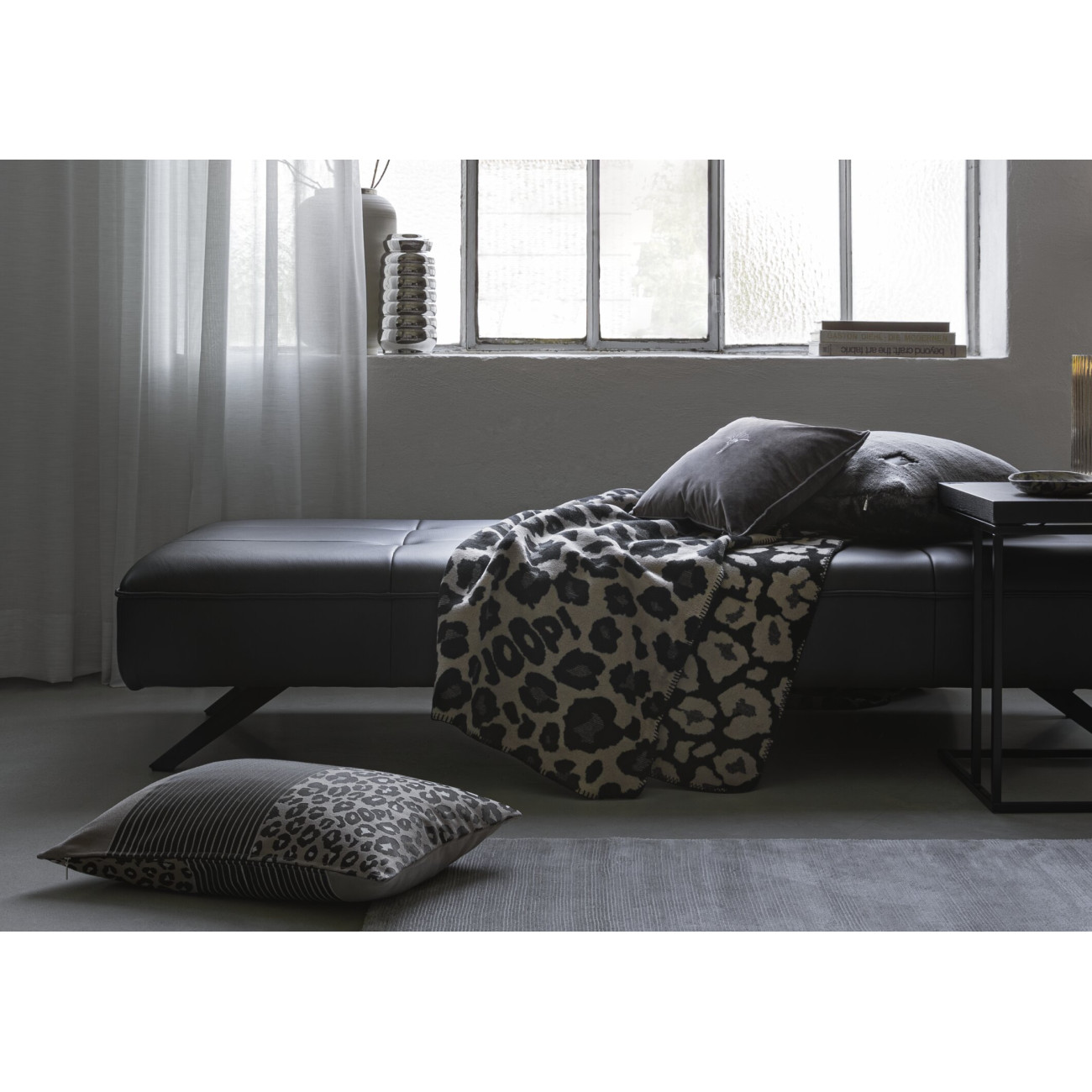 Poduszka JOOP! LEO Umbra 40x60 cm 71200/020