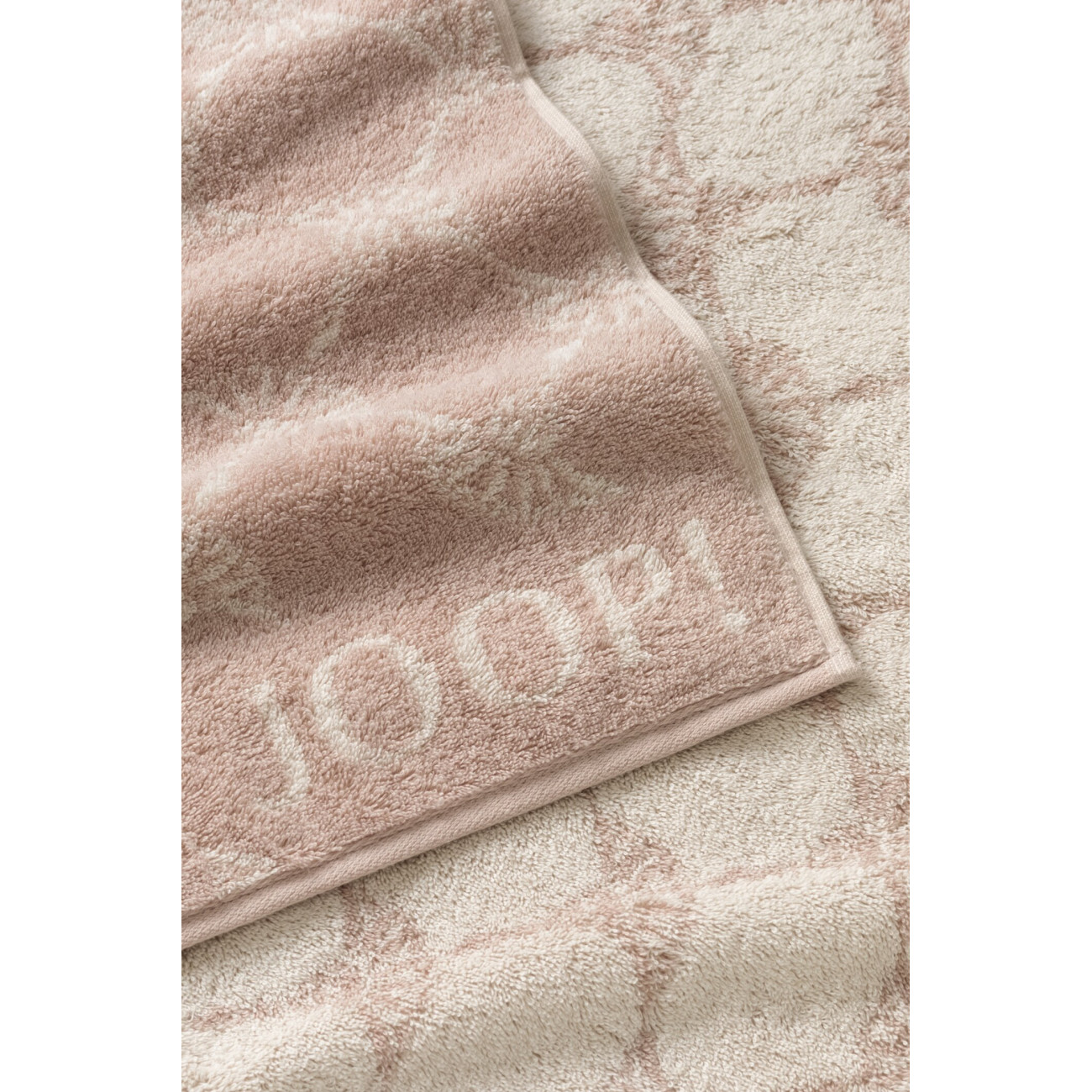 Ręcznik frotte jasny róż JOOP! Classic Cornflower 1611/23