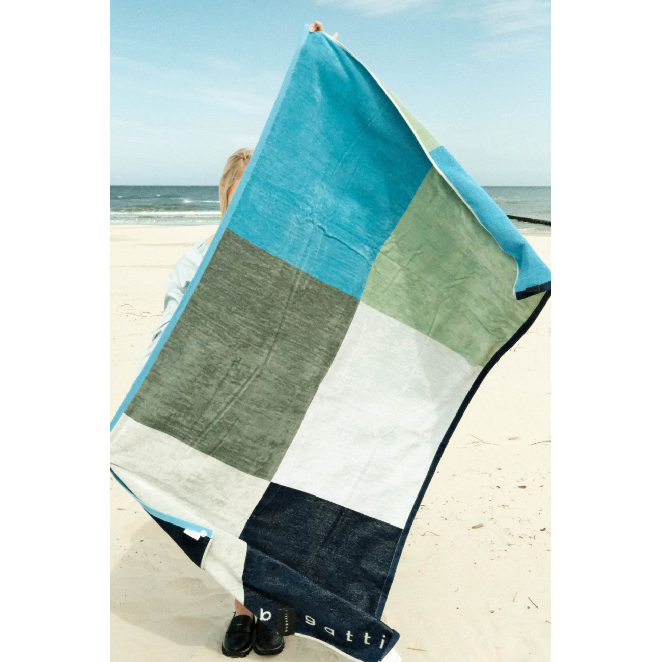 Ręcznik plażowy Bugatti Genua 0002 Marine Blau