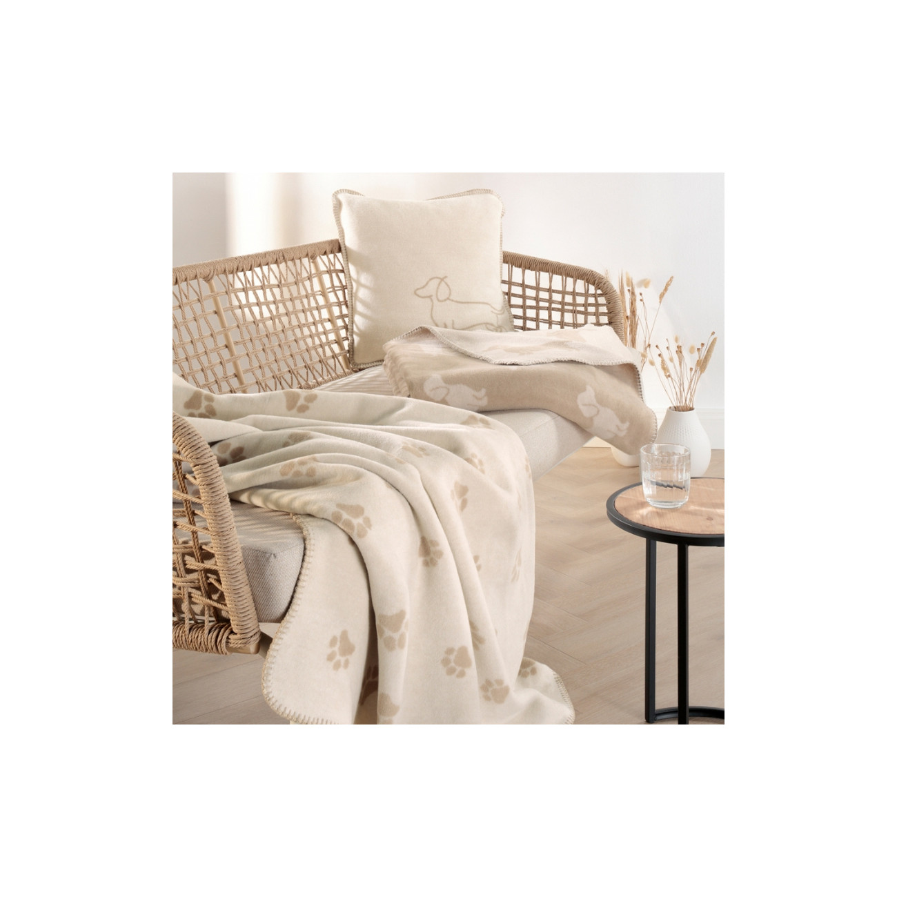 Cawö We Love Dogs - elegancki pled z psim motywem | JMB Design