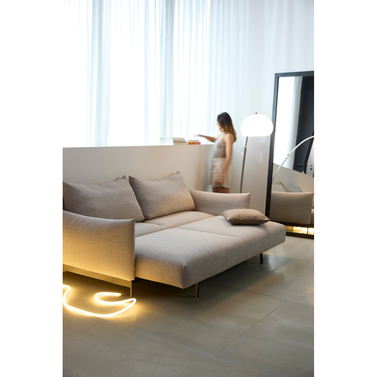 Sofa rozkładana Malloy – komfort i styl do salonu | JMB Design Sofa rozkładana Malloy – komfort i styl do salonu | JMB Design
