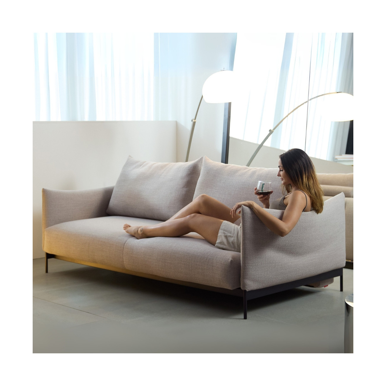 Sofa rozkładana Malloy – komfort i styl do salonu | JMB Design Sofa rozkładana Malloy – komfort i styl do salonu | JMB Design