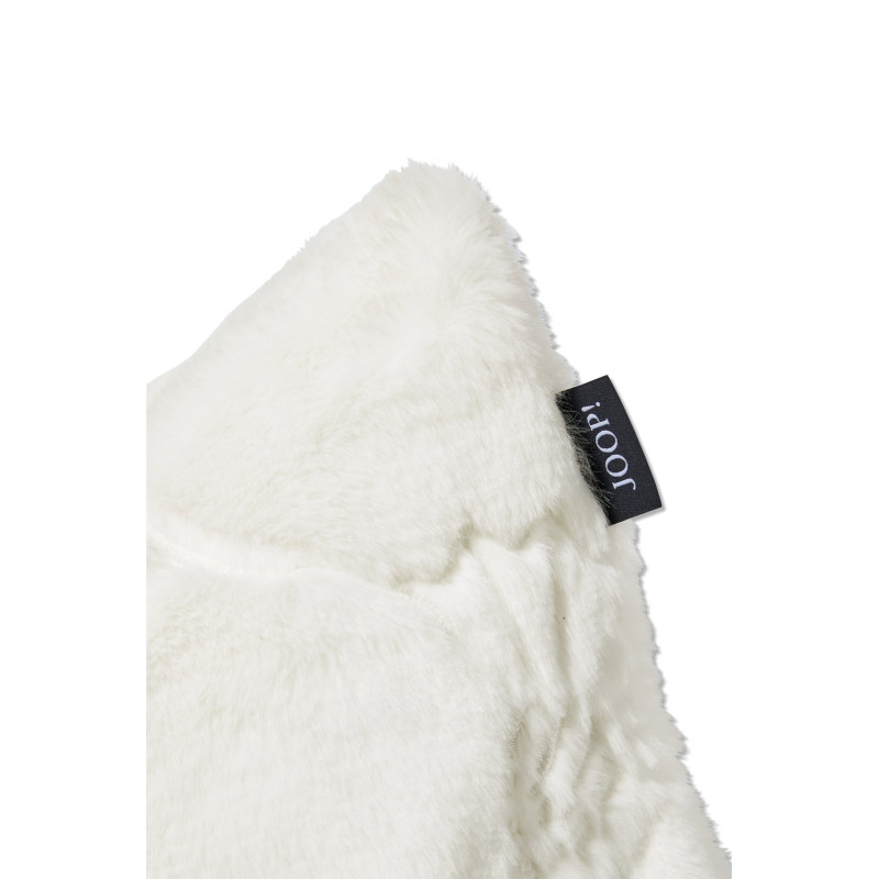 JOOP! Cozy Cornflower White - biała poduszka z futerka | JMB Design JOOP! Cozy Cornflower White - biała poduszka z futerka | JMB Design